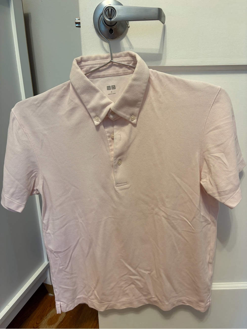 Men’s Uniqlo Light Pink Striped Short Sleeve Polo
